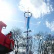Der Maibaum steht.